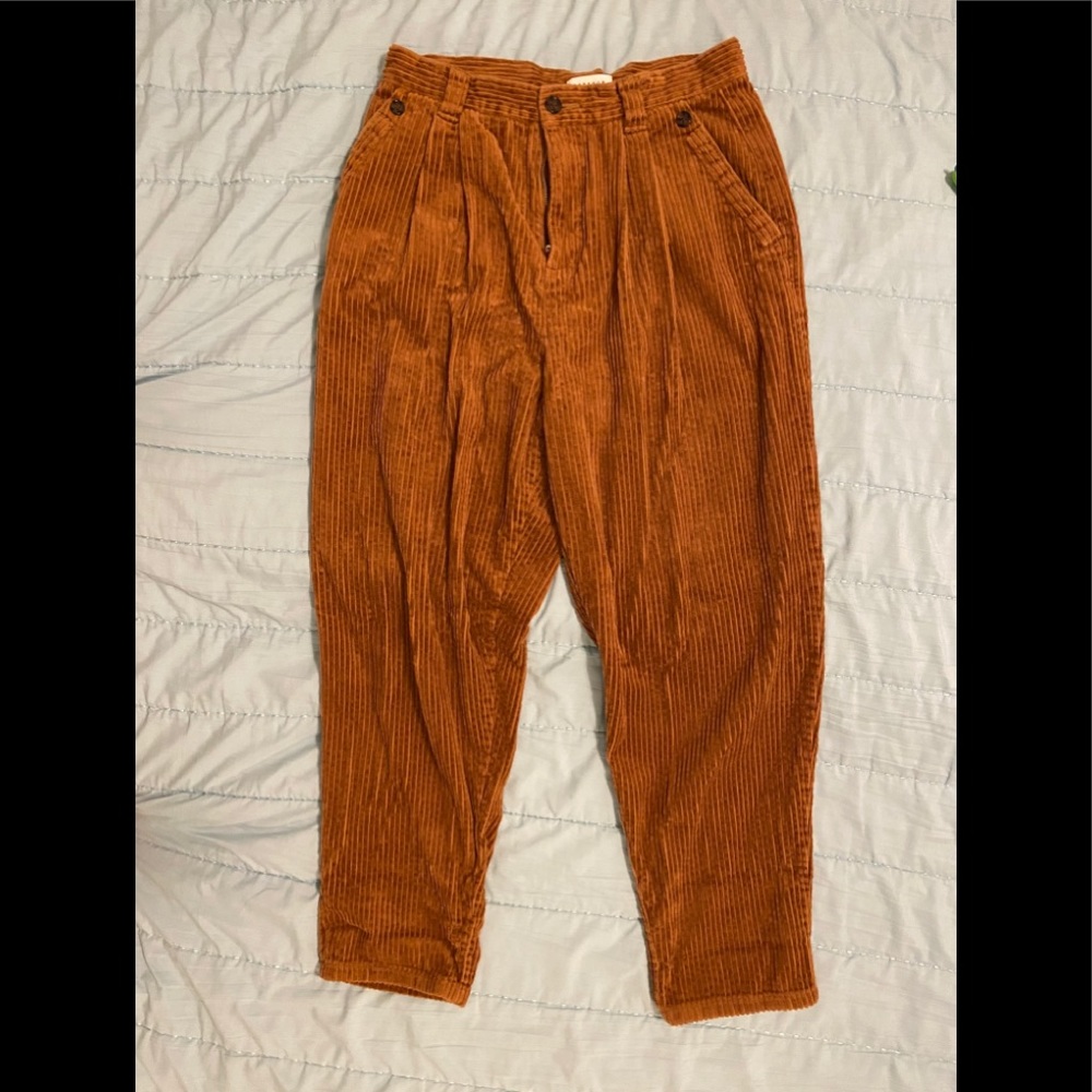 TOPSHOP Pleated Corduroy Pants